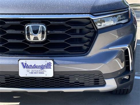 New 2025 Honda Pilot Touring image 8