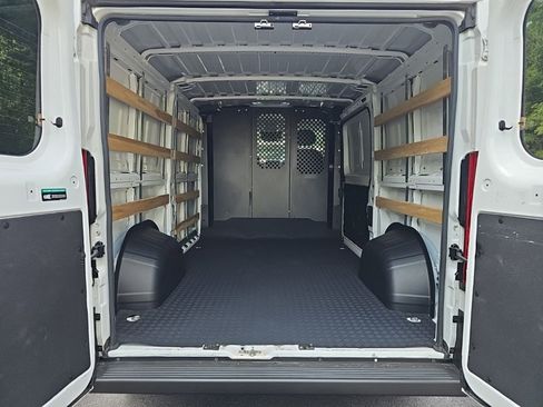 Used 2025 RAM ProMaster 2500 w/ U-Haul Equipment Group FWD image 7