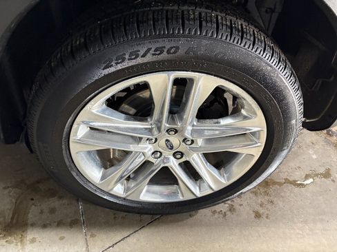 Used 2017 Ford Explorer XLT w/ Equipment Group 201A image 28