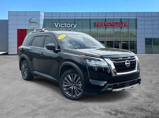 Used 2023 Nissan Pathfinder SL w/ SL Premium Package AWD/4WD video 1