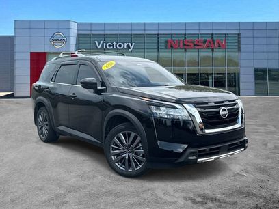 Used 2023 Nissan Pathfinder SL w/ SL Premium Package