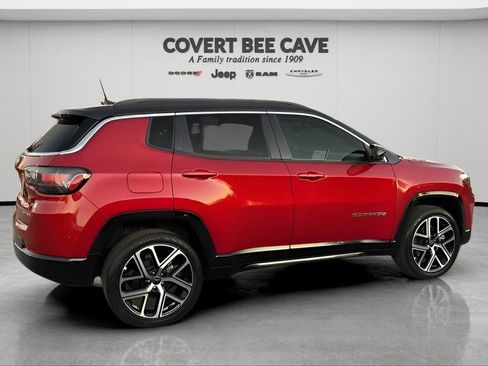 Used 2025 Jeep Compass Limited w/ Elite Group image 10