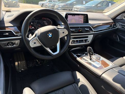 Used 2022 BMW 750i xDrive AWD/4WD image 22