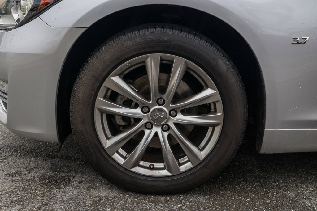 Used 2019 INFINITI Q70 Luxe AWD/4WD image 12