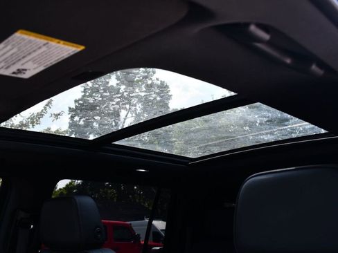 Used 2022 Chevrolet Suburban RST w/ Sport Performance Package image 63