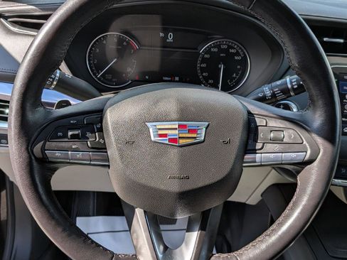 Used 2023 Cadillac XT4 Luxury w/ Cold Weather Package AWD/4WD image 16