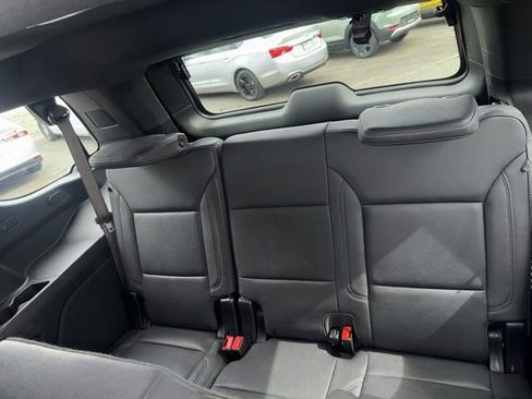 Used 2025 Chevrolet Tahoe LT AWD/4WD image 12