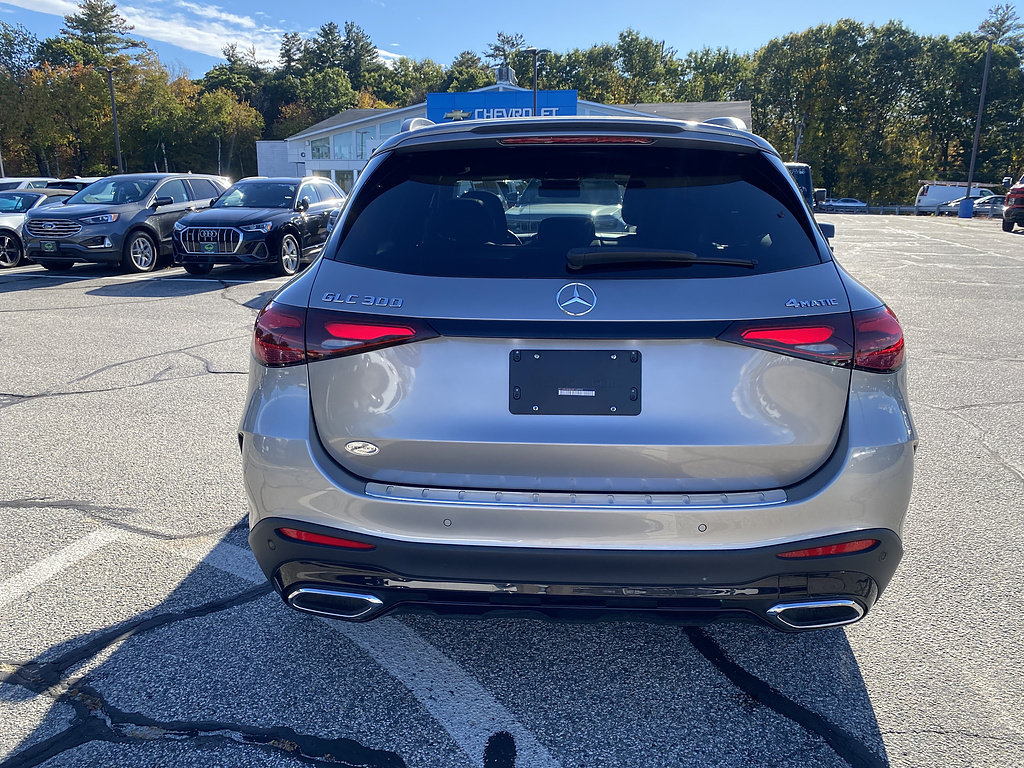 Used 2024 Mercedes-Benz GLC 300 4MATIC image 6