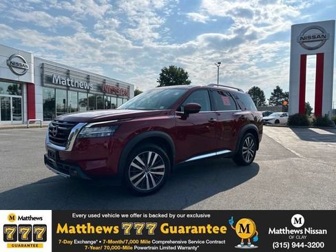 Certified 2022 Nissan Pathfinder Platinum w/ Cargo Package AWD/4WD image 1