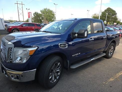 Used 2017 Nissan Titan SV AWD/4WD image 2