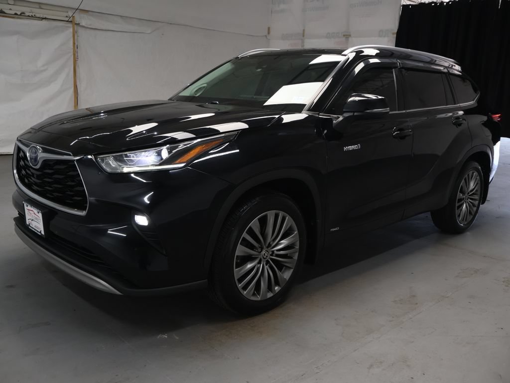 Used 2021 Toyota Highlander Platinum AWD/4WD image 3