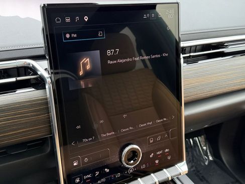 Used 2025 GMC Sierra EV Denali AWD/4WD image 14