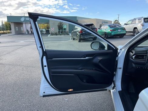 Used 2024 Toyota Camry XLE w/ Cold Weather Package image 27