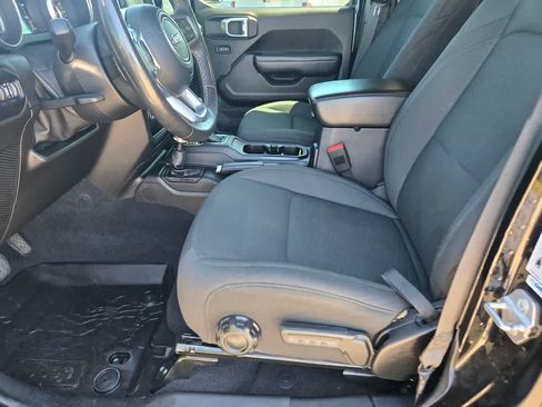 Used 2020 Jeep Gladiator Sport w/ Quick Order Package 24S AWD/4WD image 17