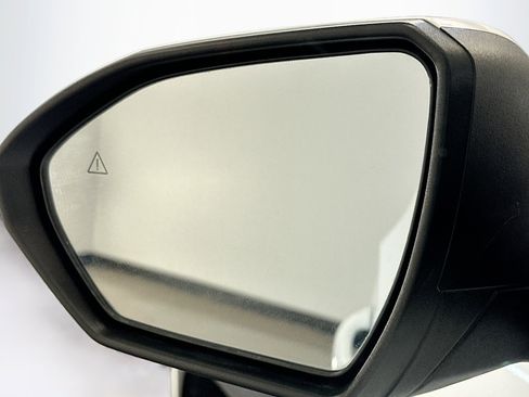 Used 2023 Hyundai Tucson SE image 16