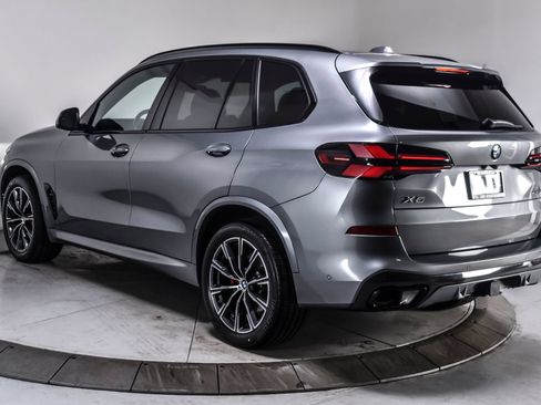 Used 2024 BMW X5 xDrive40i w/ M Sport Package AWD/4WD image 4