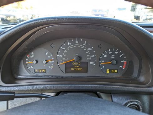 Used 2002 Mercedes-Benz CLK 320 Cabriolet image 18