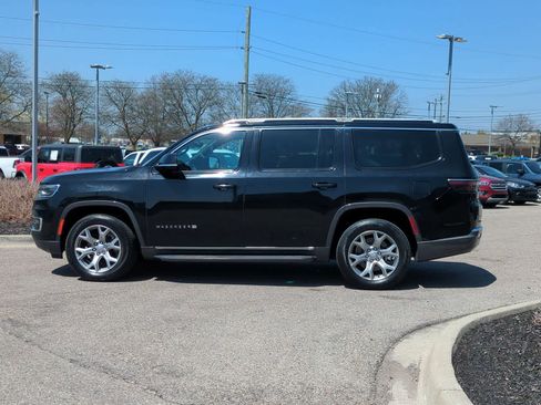Used 2022 Jeep Wagoneer Series II AWD/4WD image 5
