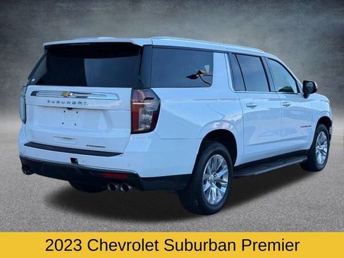 Used 2023 Chevrolet Suburban Premier image 3