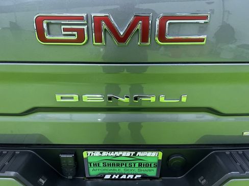 Used 2021 GMC Sierra 1500 Denali w/ Denali Ultimate Package AWD/4WD image 12