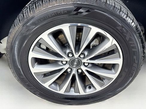 Used 2017 Lincoln Navigator Select RWD image 43