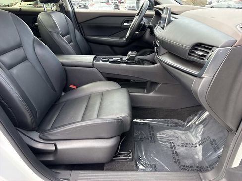 Used 2023 Nissan Rogue SV w/ SV Premium B Package image 25