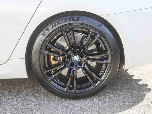 Used 2023 BMW M5 image 8