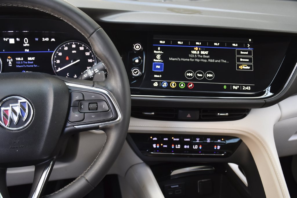 Used 2022 Buick Envision Avenir w/ Technology Package II FWD image 11