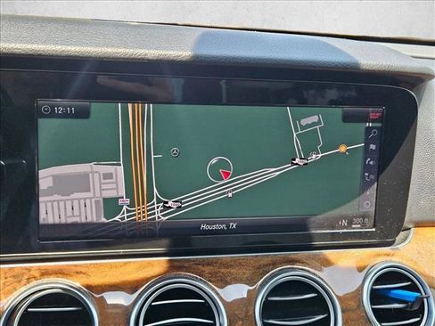 Used 2018 Mercedes-Benz E 300 image 10