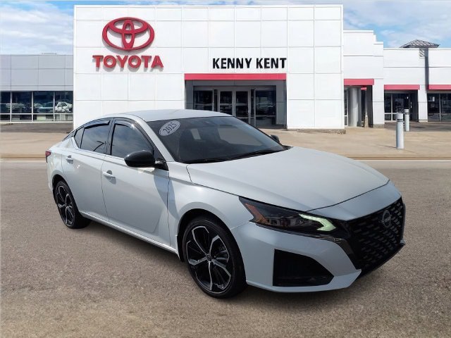 Used 2025 Nissan Altima 2.5 SR AWD/4WD image 1