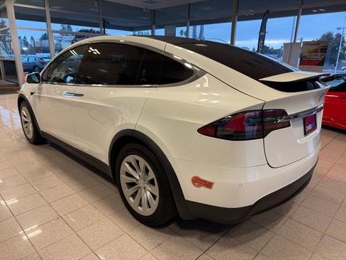 Used 2019 Tesla Model X Long Range image 5
