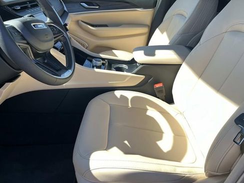 New 2026 Jeep Grand Cherokee Limited AWD/4WD image 24