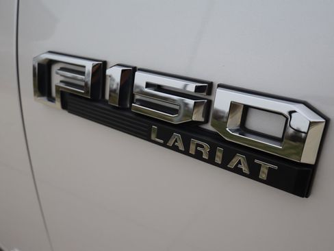 Used 2017 Ford F150 Lariat image 23