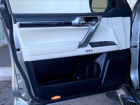 Used 2023 Lexus GX 460 Premium image 21