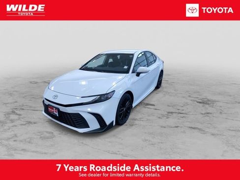 Certified 2025 Toyota Camry SE image 5