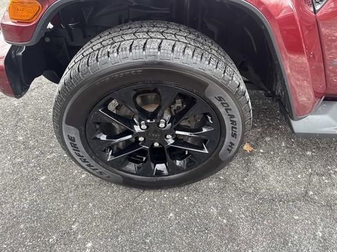 Used 2021 Jeep Gladiator Overland image 12