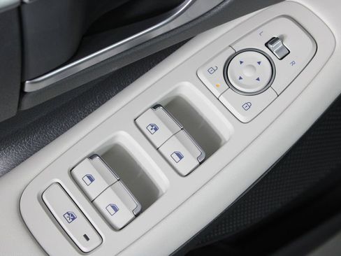 Used 2025 Hyundai Sonata SE image 20