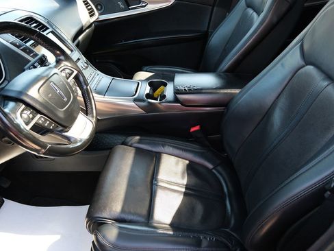 Used 2019 Lincoln Nautilus Reserve FWD image 5