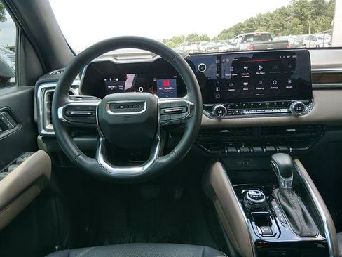 Used 2024 GMC Canyon Denali AWD/4WD image 8