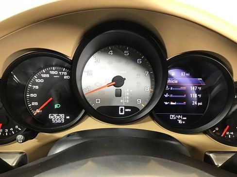 Certified 2015 Porsche 911 Carrera 4S AWD/4WD image 30