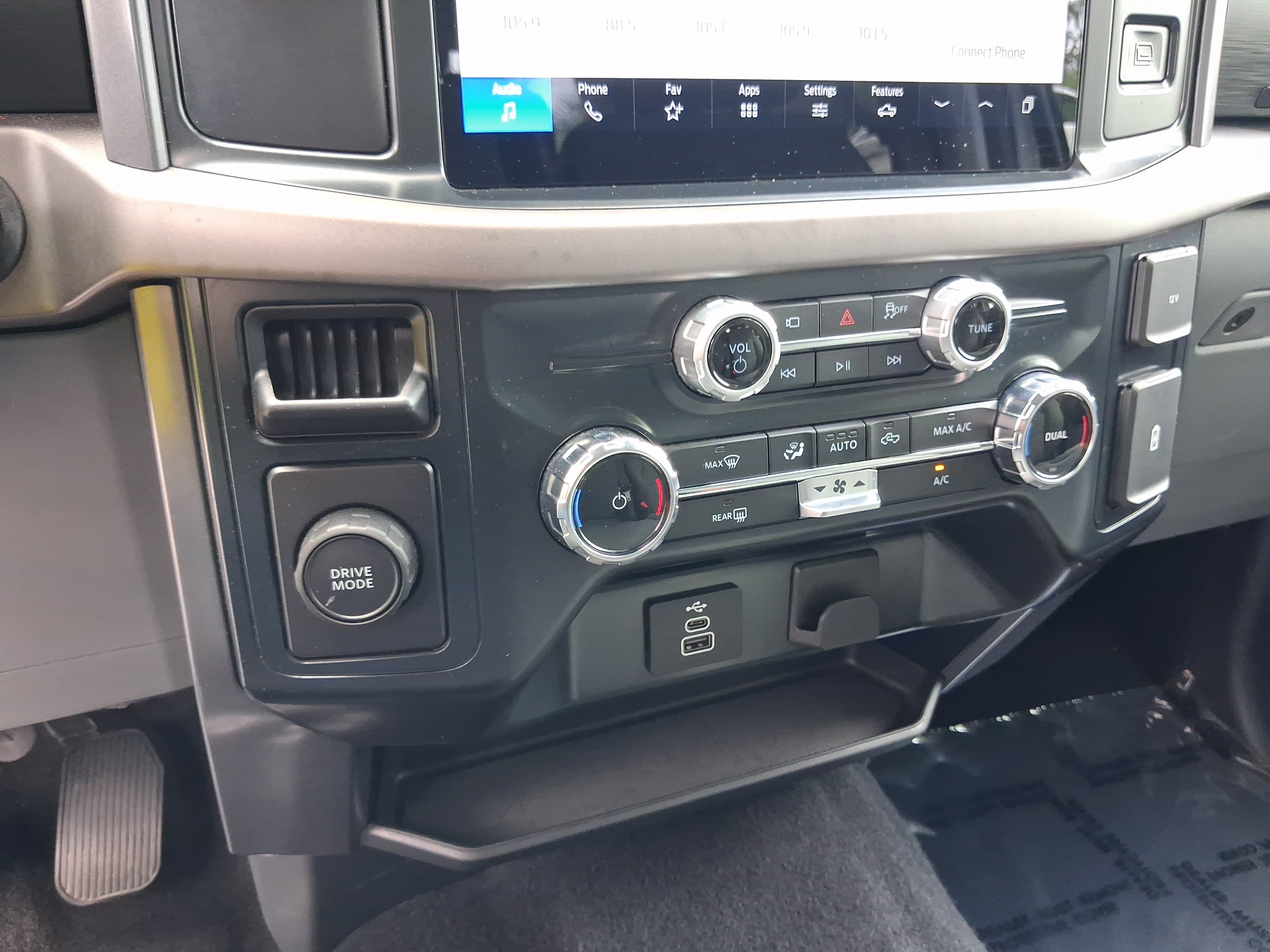 Used 2025 Ford F150 XLT w/ Equipment Group 301A Standard RWD image 15