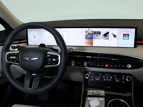 Certified 2026 Genesis GV70 2.5T AWD/4WD image 14