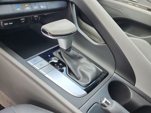 Certified 2023 Hyundai Elantra SE FWD image 13