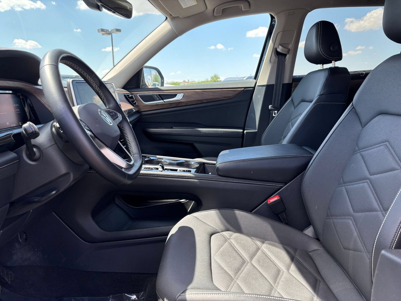 Used 2026 Volkswagen Atlas SE FWD image 28