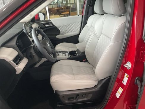 Used 2024 Mitsubishi Outlander SEL image 4