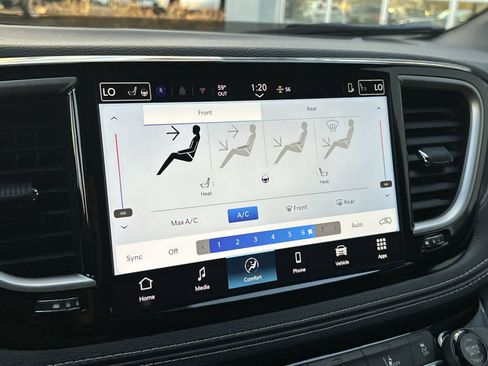 New 2026 Chrysler Pacifica Select image 17