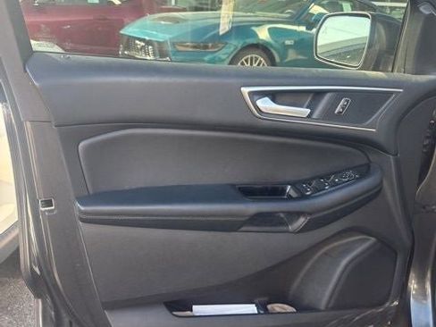 Used 2017 Ford Edge SEL w/ Equipment Group 201A image 17