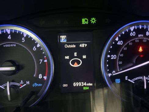 Used 2019 Toyota Highlander XLE image 5