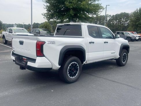 Used 2024 Toyota Tacoma TRD Off-Road AWD/4WD image 6