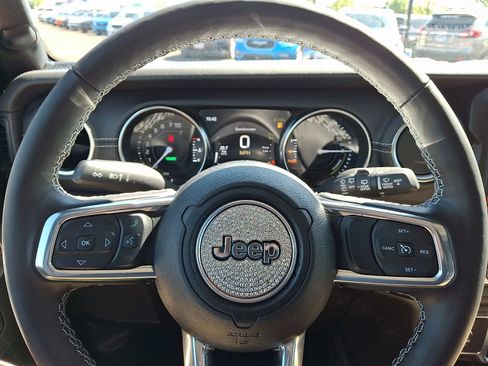 Used 2023 Jeep Wrangler Sahara w/ Cold Weather Group image 18